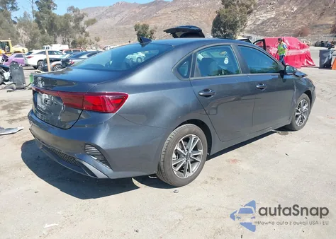 2024 Kia Forte Lxs z USA, uszkodzony, nr VIN 3KPF24AD5RE824707